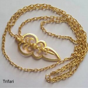 Vintage Crown Trifari Fleur De Lis Fold-tone Pendant Necklace